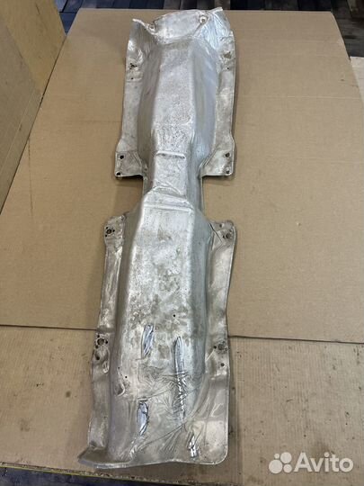 Экран теплоизоляционный глушителя VW Поло 5