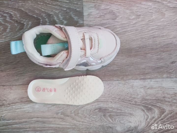 Кроссовки 19 р для девочки детские