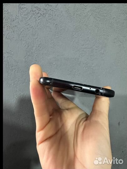 Samsung Galaxy A7 (2017) SM-A720F/DS, 3/32 ГБ