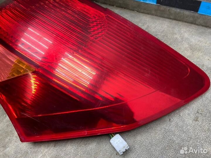 Фонарь задний правый Kia Venga 1.4 G4FA 2011