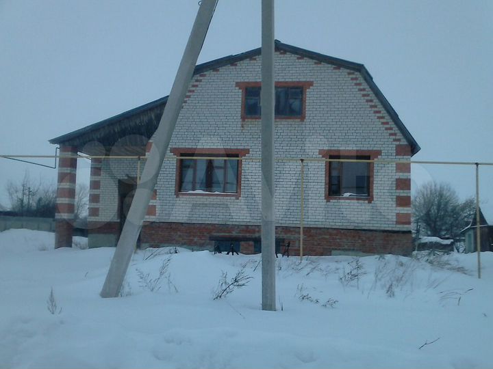 Дом 100 м² на участке 12 га