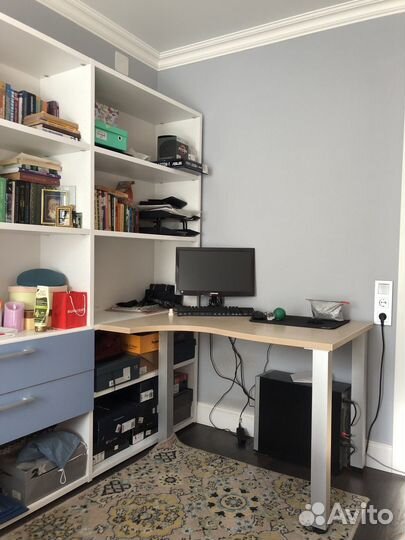 Стеллаж для комнаты подростка