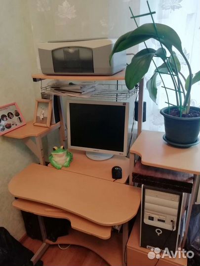 Компьютерный стол