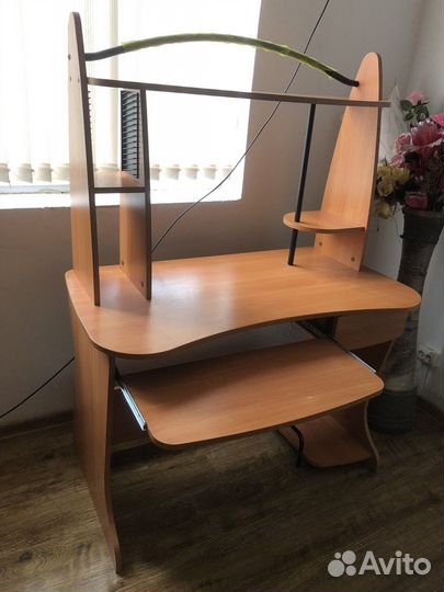 Компьютерный стол