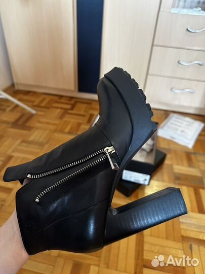 Ботильоны черные 39