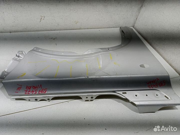 Крыло переднее правое