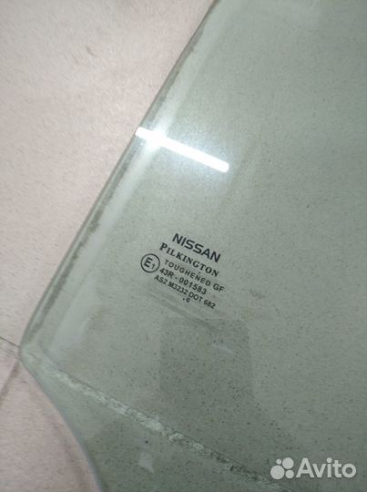 Стекло двери задней правой Nissan Note E11
