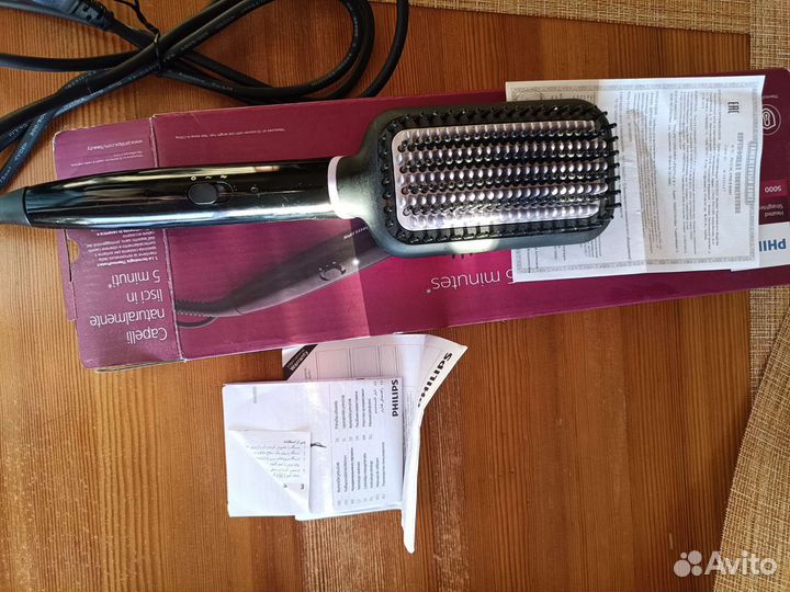 Расческа-выпрямитель StyleCare Essential BHH880/00