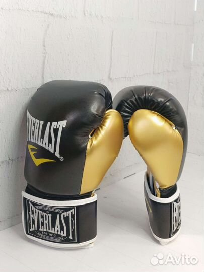 Боксерские перчатки