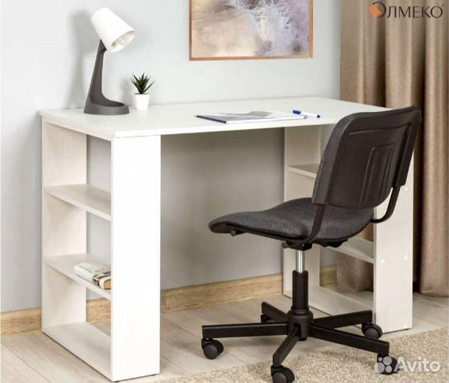 Стол с полками новый