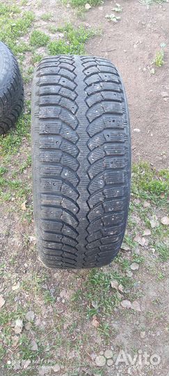 Bridgestone Blizzak Spike-01 235/55 R18 104T