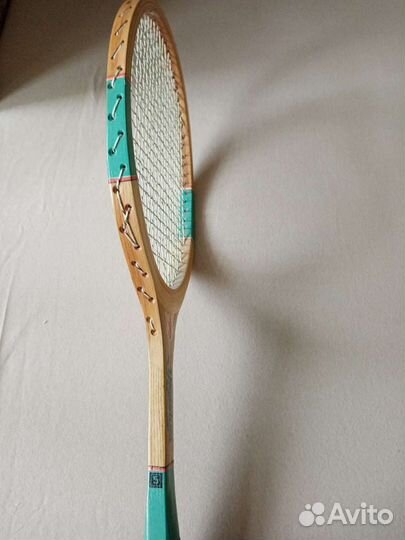 Ракетка для тенниса или бадминтона 