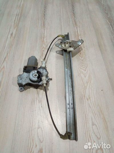Стеклоподъемник задний Nissan primera P12 Лев