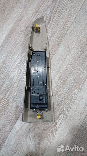 Блок управления стеклоподъемниками передний