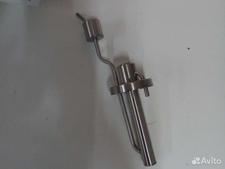 Попугай на банку