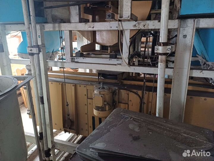 Зернодробилка,зерноочищающий станок