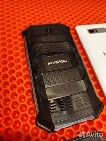 Смартфоны HTC, Nokia, Prestigio