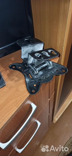Телевизор бу + кронштейн