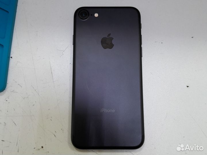 iPhone 7, 32 ГБ