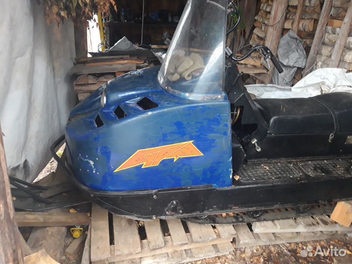 Продам снегоход буран