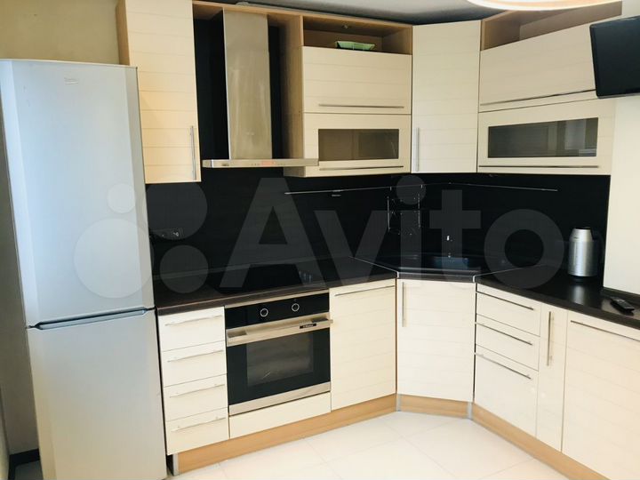 2-к. квартира, 57 м², 3/14 эт.