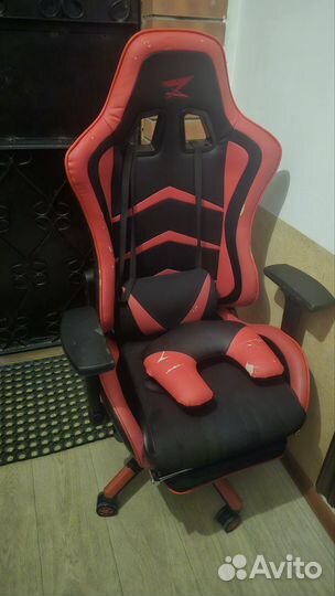 Игровое компьютерное кресло