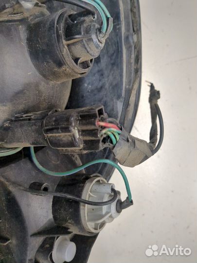 Фонарь (задний) Mitsubishi Montero Sport / Pajero