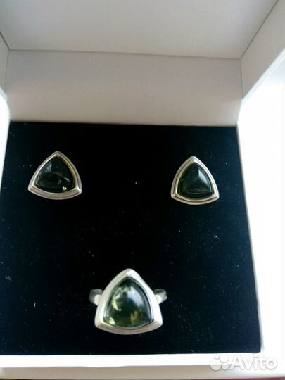 Серебряные гарнитуры
