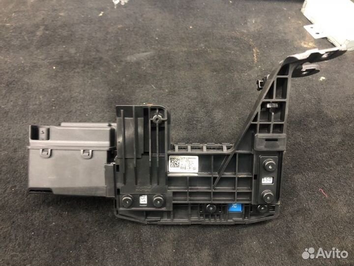 Блок предохранителей Mercedes-Benz M-Class W166