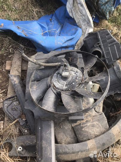 Вентиляток охлаждения Лендровер Discoveri3 2.7TDI