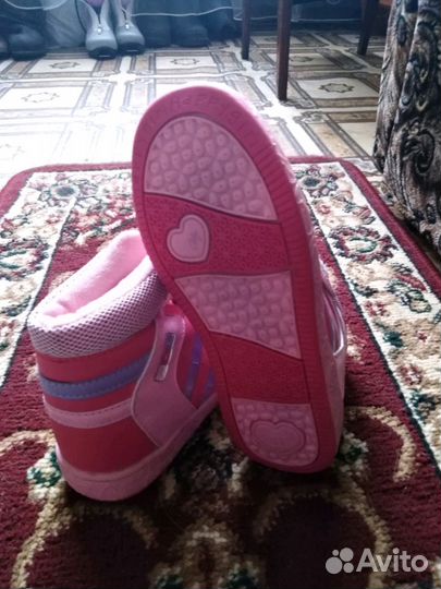 Кроссовки для девочек