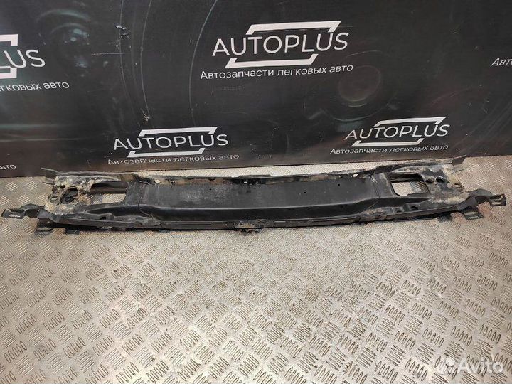 Усилитель бампера передний Volkswagen Golf 3