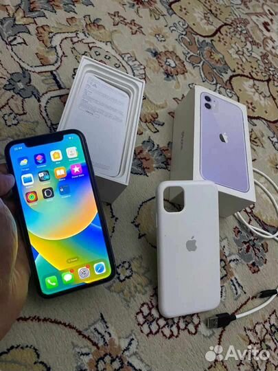 Телефон iPhone 11