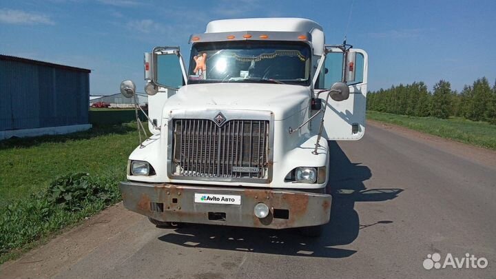 International 9400i, 2002