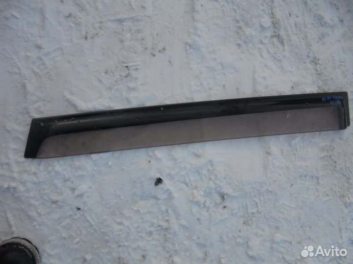 Ветровик задний правый Toyota Corolla Fielder