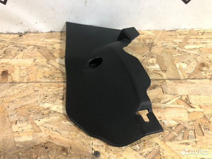 Накладка центральной консоли правая Mitsubishi