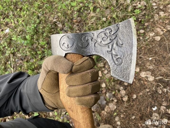 Топор кованый 