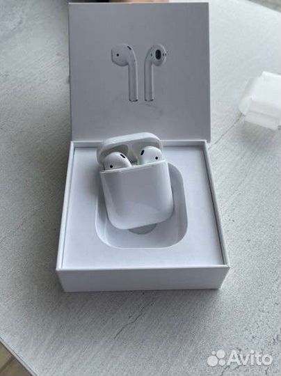AirPods 2 оригинал как новые