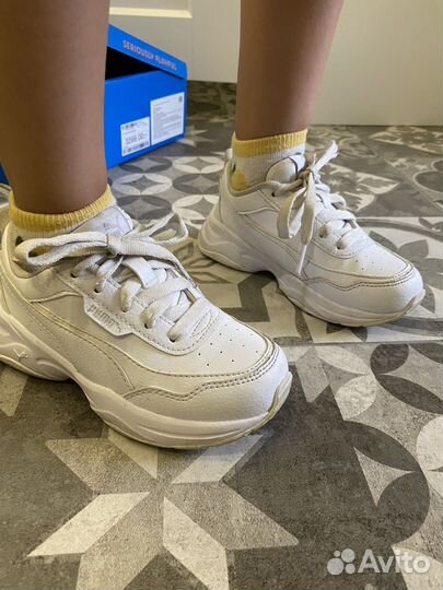 Кроссовки для девочки 28,5