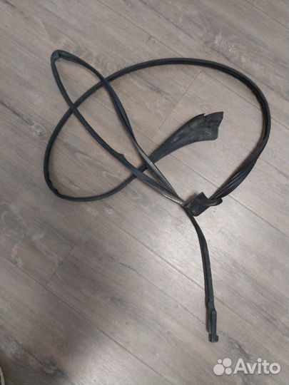 Уплотнитель двери задний левый Mercedes S 500