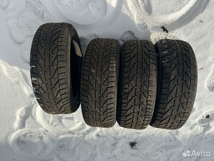 Tigar Ice 215/55 R17
