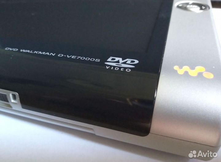 DVD портативный плеер Sony D-VE7000S