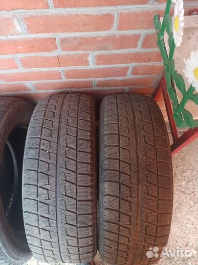 Bridgestone Blizzak Revo2 215/60 R17