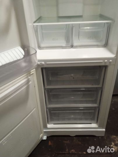 Холодильник ariston бу