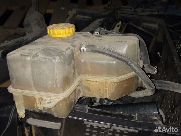 Расширительный бачок Mitsubishi Galant 9