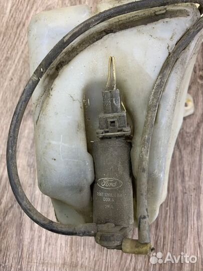 Бачок омывателя Ford Fiesta