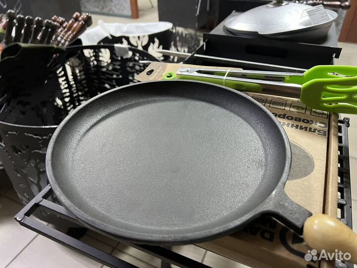 Чугунная сковорода комплект