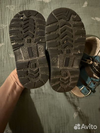 Отдам сандали 21 и 22 размер