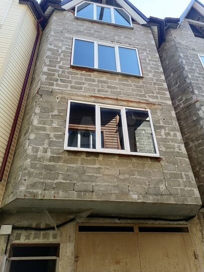 Таунхаус 200 м² на участке 1 сот.