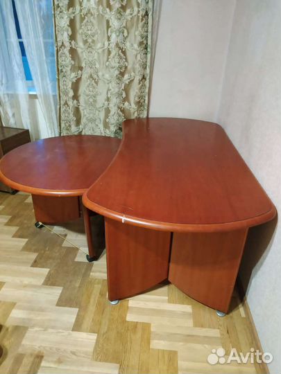 Письменный стол